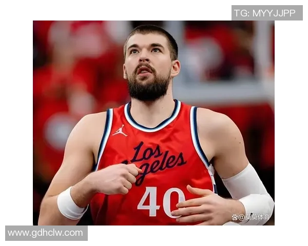 洛杉矶快船迎战劲敌 展现球队全新战术风采与赛季目标